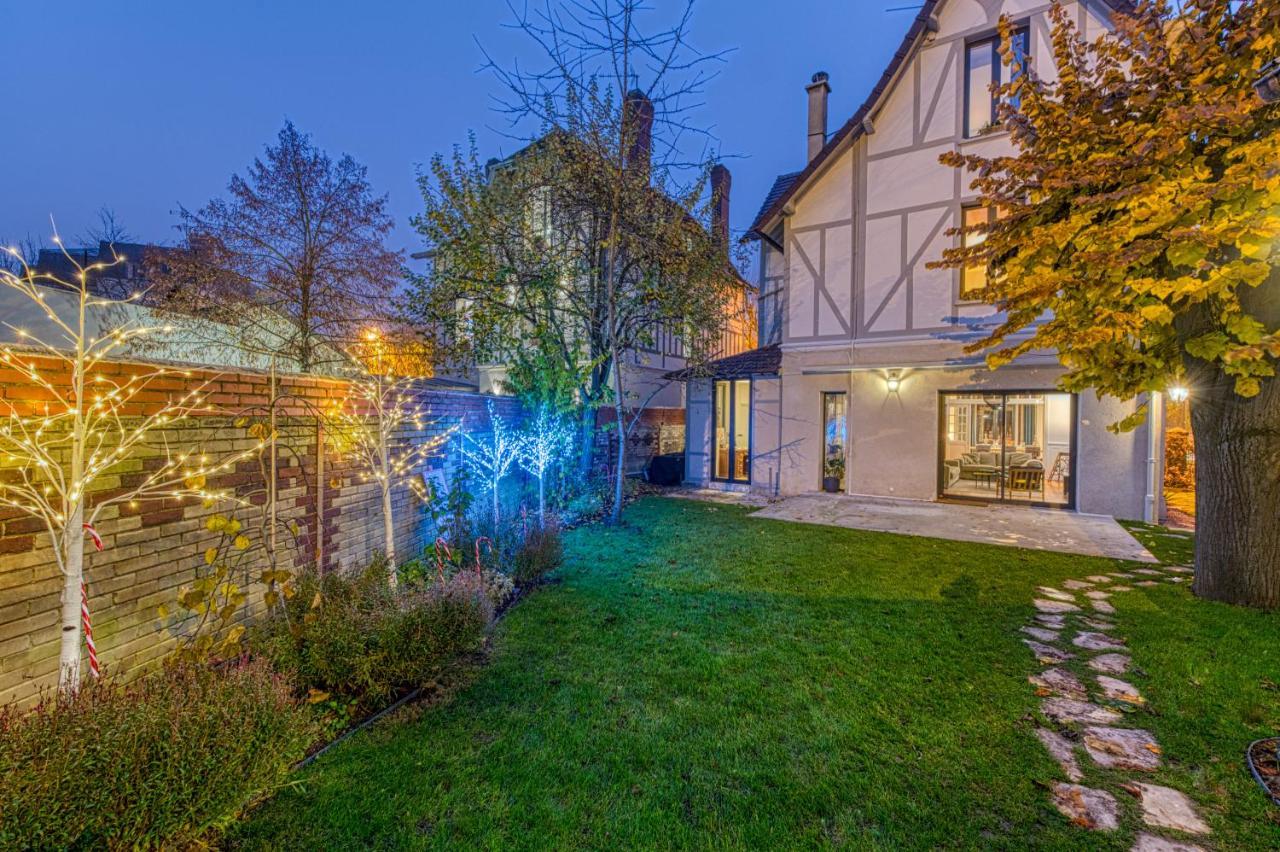 Cottage De La Foret Шантили Екстериор снимка